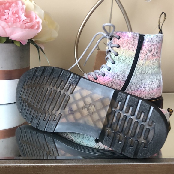 Dr Martens Eye Boot Sand Rainbow Metallic Ray Lace Up Boots - Picture 4 of 7